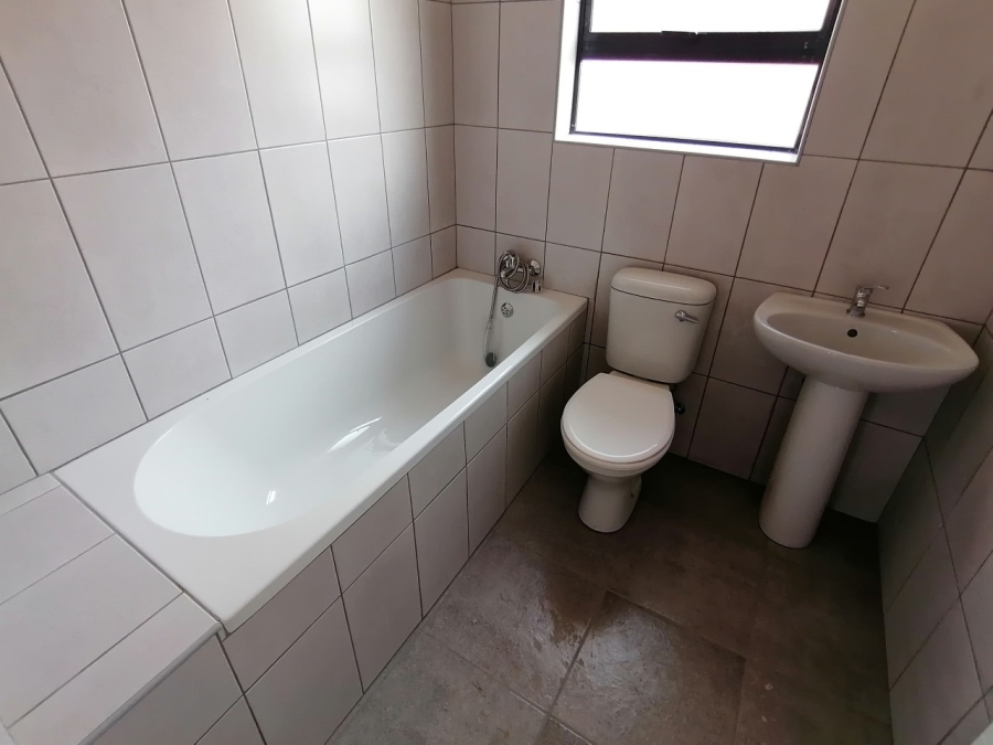 2 Bedroom Property for Sale in Heidedal Free State